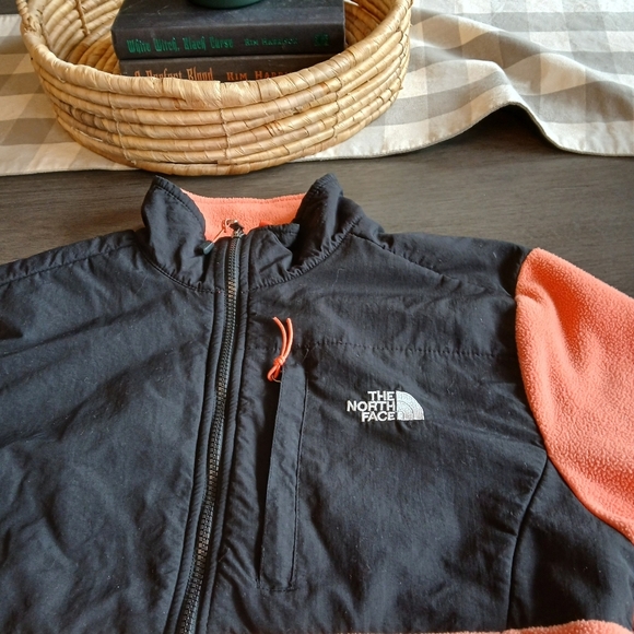 The North Face womans like new size L - Picture 2 of 5
